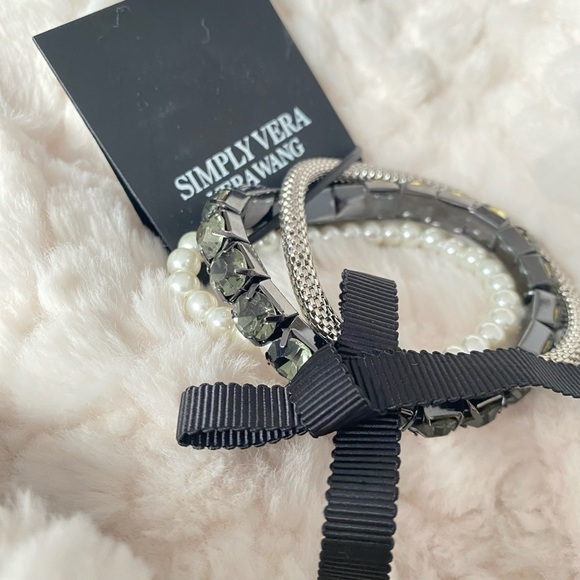 Simple Vera Vera Wang Black Silver Crystal Stone Set of Three Stretch Bracelet - Picture 2 of 15